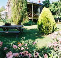 Holyrood House - Accommodation Rockhampton