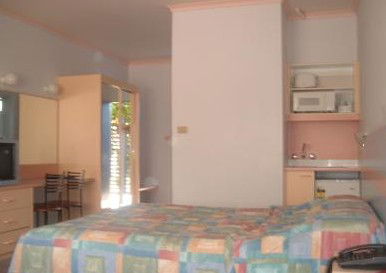Golden Sands Motor Inn - Accommodation Rockhampton 3