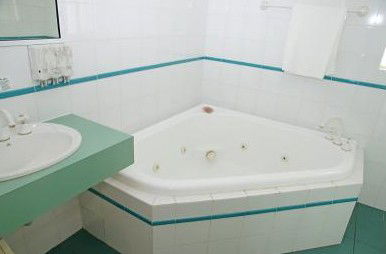Sapphire Waters Motor Inn - Accommodation Rockhampton 3