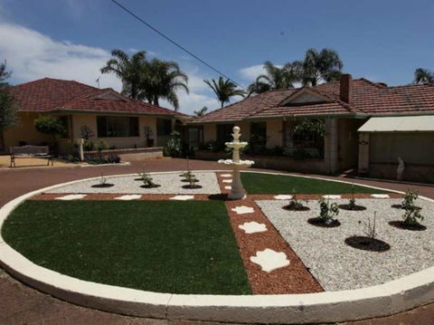 Armadale Cottage B And B - Accommodation Rockhampton 0