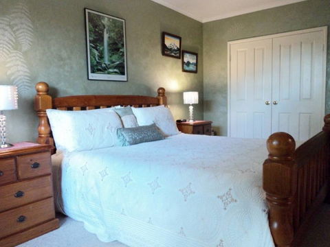 Armadale Cottage B And B - Accommodation Rockhampton 5