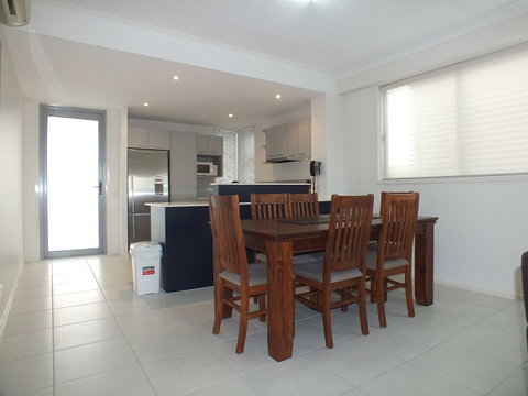 Pacific Marina Apartments - Accommodation Rockhampton 10