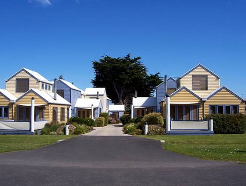 Rayville Boat Houses - Accommodation Rockhampton 1