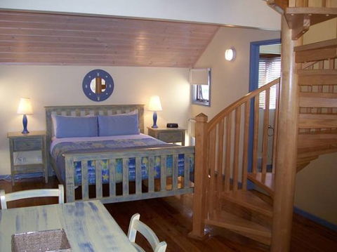 Rayville Boat Houses - Accommodation Rockhampton 2