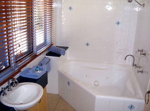 Rayville Boat Houses - Accommodation Rockhampton 4