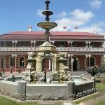 Jens Town Hall Hotel - Accommodation Rockhampton 2
