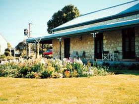 Robe House - Accommodation Rockhampton 0