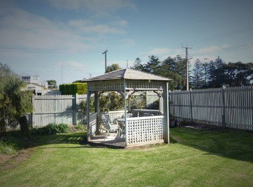 Robe House - Accommodation Rockhampton 1