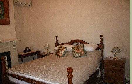 Meaney's Rest - Accommodation Rockhampton 3