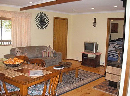The Liteva Beach House - Accommodation Rockhampton 4