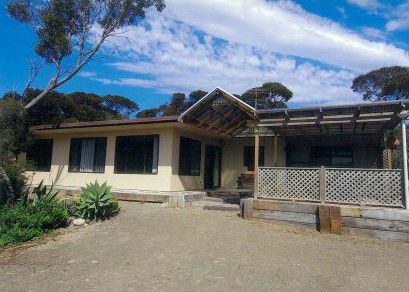 Loverings Beach House - D'estrees Bay - Accommodation Rockhampton 4
