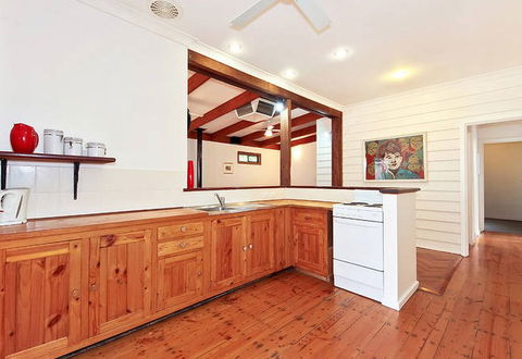 Sea Sand And Scrub Holiday House - Accommodation Rockhampton 6