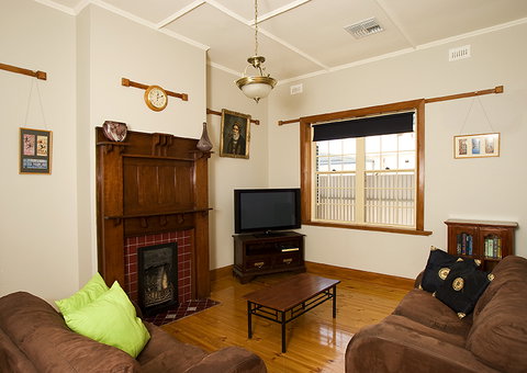 Semaphore Beach House - Accommodation Rockhampton 0