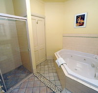 St Helens Cottages- Coach House - Accommodation Rockhampton