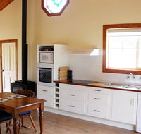 The Old Oak Bed and Breakfast - The Shearing Quarters - Accommodation Rockhampton