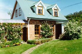 Conmel Cottage - Accommodation Rockhampton 0