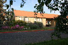 Glasgow Lodge - Accommodation Rockhampton 0