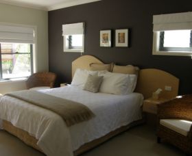 CeeSpray On Owen Bed And Breakfast - Accommodation Rockhampton 0