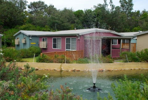 Bay Of Plenty Lodges - Accommodation Rockhampton 0