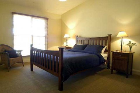 Byronsvale Bed & Breakfast - Accommodation Rockhampton 3