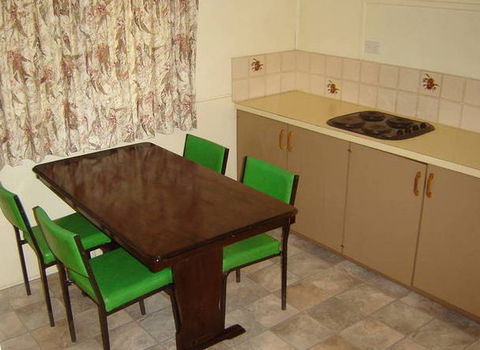 Berringer Lake Holiday Cottages - Accommodation Rockhampton 1