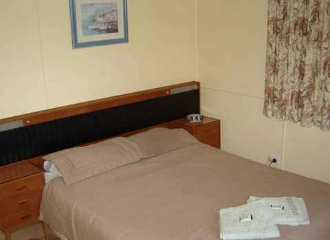 Berringer Lake Holiday Cottages - Accommodation Rockhampton 2
