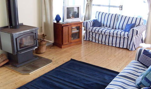 Bush And Bay Cottage - Accommodation Rockhampton 4