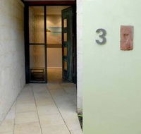 By the Beach B and B Holiday Apartments