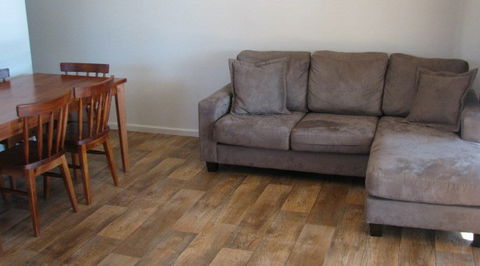 Bentley Waterfront - Accommodation Rockhampton 2