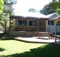 Pine Cottage - Accommodation Rockhampton