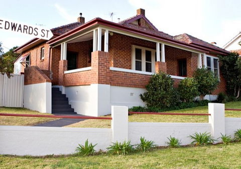 61 Edwards Street - Accommodation Rockhampton 4