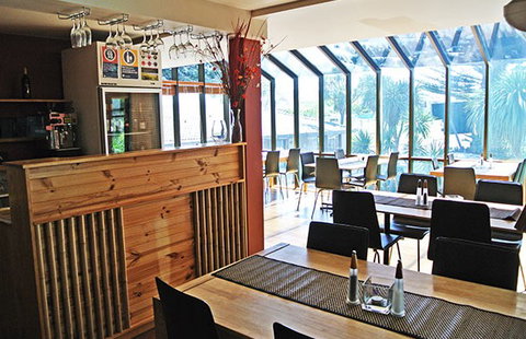 Anchor Inn - Accommodation Rockhampton 0