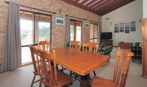 Baileys, Gerringong - Accommodation Rockhampton 3