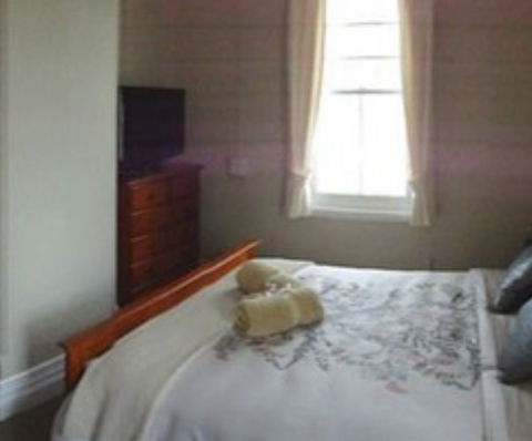 B And B On Bettington - Accommodation Rockhampton 4