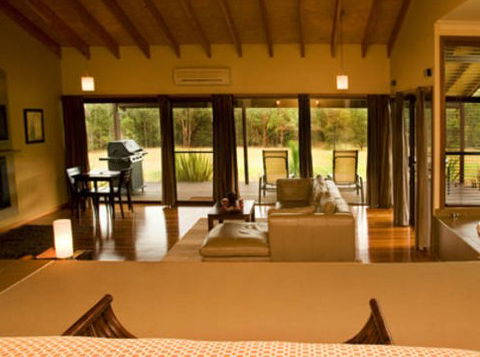 Cedars Mount View - Accommodation Rockhampton 3