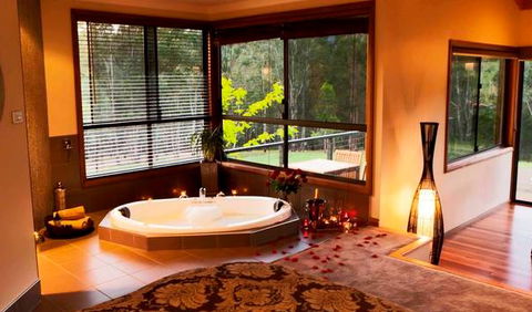 Cedars Mount View - Accommodation Rockhampton 4