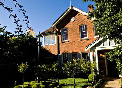 B And B On The Park - Accommodation Rockhampton 3