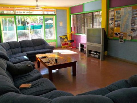 Fraser Roving Backpacker Resort - Accommodation Rockhampton 1