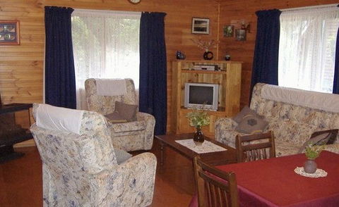 Warrina - Holiday Home - Accommodation Rockhampton 1