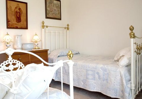 Rock-Al-Roy Bed And Breakfast - Accommodation Rockhampton 2