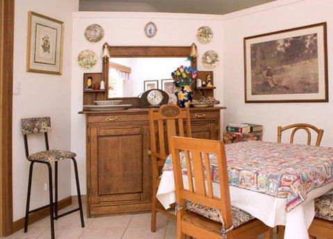 Rock-Al-Roy Bed And Breakfast - Accommodation Rockhampton 3