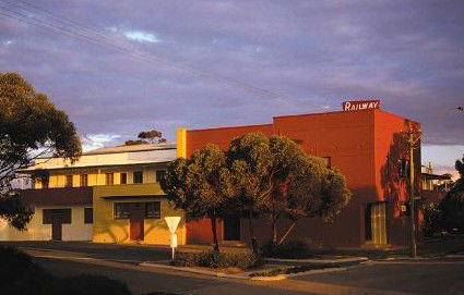 The Railway Motel - Accommodation Rockhampton 2