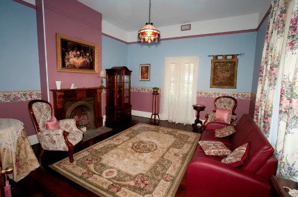 Weelaway On Gregory - Accommodation Rockhampton 3