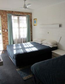 Surf Street Motel - Accommodation Rockhampton 0