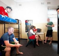 Maze Backpackers And Cb Hotel - Accommodation Rockhampton