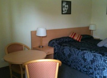 Golden Guitar Motor Inn - Accommodation Rockhampton 2