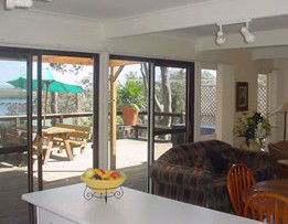 Lakeview Cottage - Accommodation Rockhampton 0