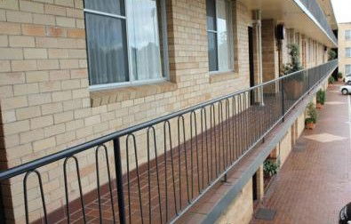 AZA Motel - Accommodation Rockhampton 0