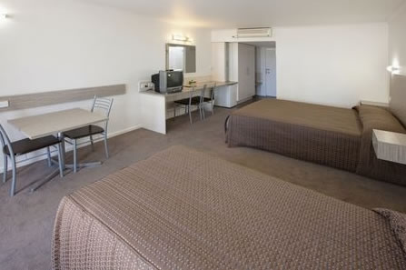 Sandors Motor Inn - Accommodation Rockhampton 2