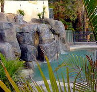 Crusoes Holiday Apartments